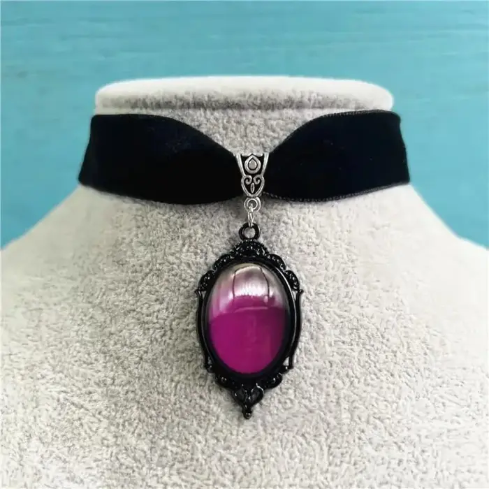 Collier clavicule noir gothique pour femmes
