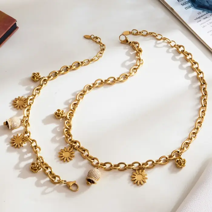 Bracelet de collier en acier inoxydable avec pendentif cloche en zircon brillant et colliers à breloques en forme de fleur pour femmes occasions spéciales