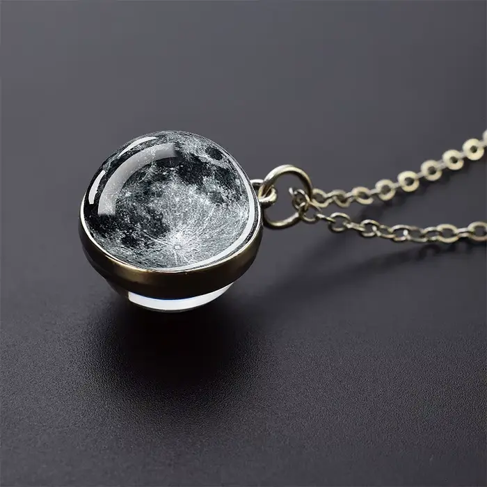 Collier planète système solaire drôle, lune, terre, saturne, Jupiter, bouton en verre, pendentif, un