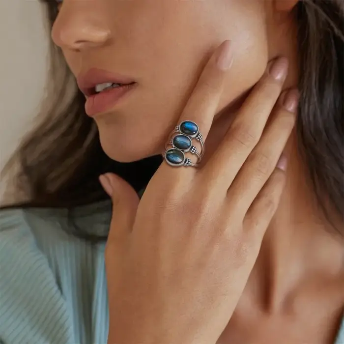 Bague Vintage en Argent Sterling 925 Sertie de Labradorite Naturelle Ovale Idéale pour Femmes Occasions Spéciales