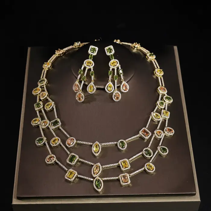 Ensemble collier et boucles d'oreilles en strass brillant, accessoire de bijoux scintillant pour fem