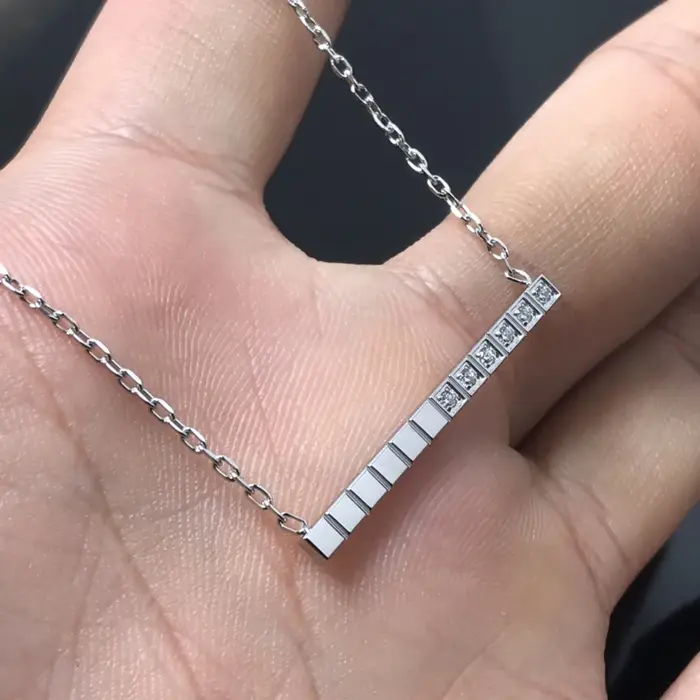 Collier pour femme en argent S925 avec pendentif en forme de bloc de diamant