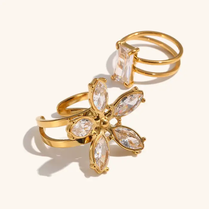 Bague asymétrique rectangulaire en acier inoxydable plaquée or 18 carats avec zirconium blanc pour femmes occasions spéciales parties chic