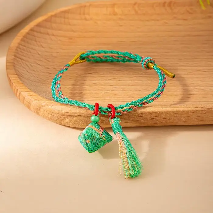 Bracelet tressé fait main avec breloque pompon, réglable et coloré, pour femme, bijoux de festival