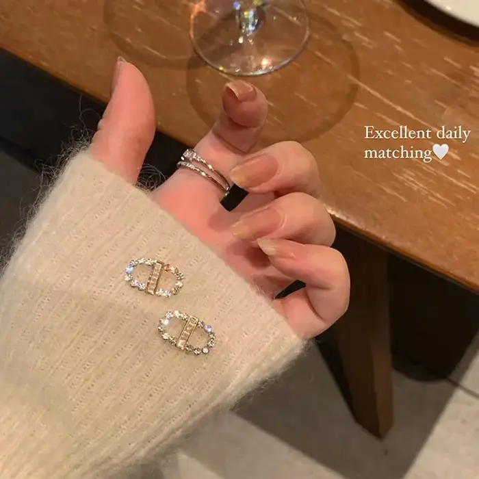 Boucles d'Oreilles en Diamant à Clipser pour Femmes sans Perçage Occasions Spéciales Mode Élégante Accessoire Tendance 2024