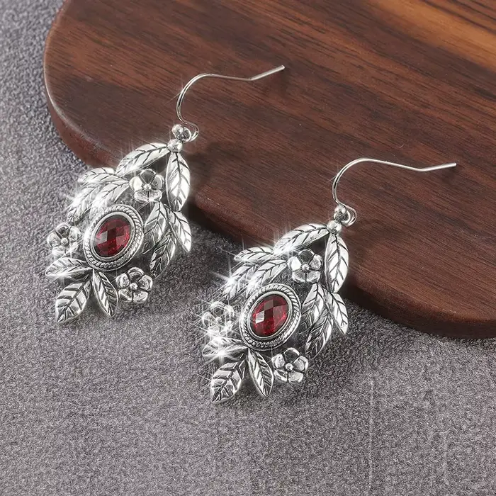Boucles d'oreilles pendantes en forme de feuille argentée, style gothique vintage, avec zircone synt