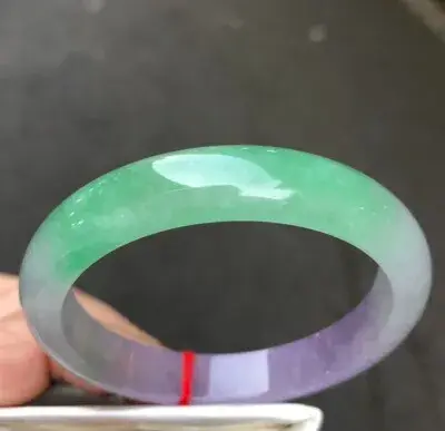 Bracelet en jadeite de jade birman vert glacé avec certificat d'évaluation pour femme occassions spéciales