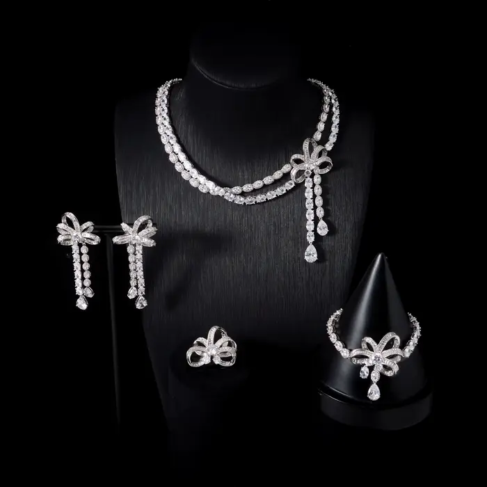 Ensemble de bijoux en zircone cubique pour femmes occassions de mariage et fiançailles papillon élégant parure de luxe