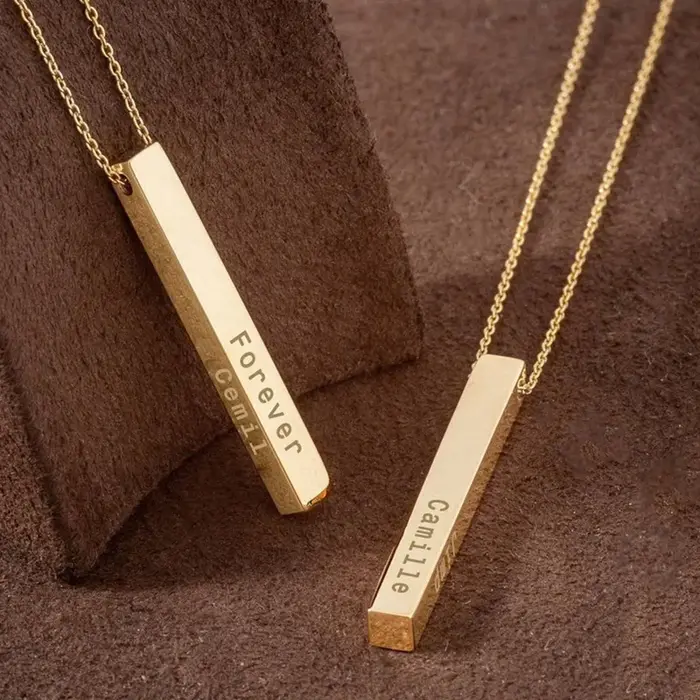 Collier Barre Verticale Personnalisé avec Gravure en Acier Inoxydable pour Femmes et Hommes Occasions Spéciales