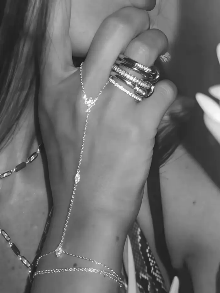 Bracelet de doigt en chaîne Ultra-fin pour femmes, 2 pièces, plusieurs couches, pour les déplacement