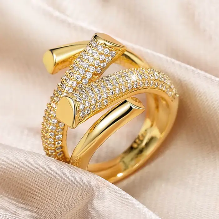 Bague Huitan Hyperbole en zircone cubique pour femmes, design géométrique, alliance de mariage, bijou de soirée et d'occasion spéciale, bijoux luxueux et sophistiqués