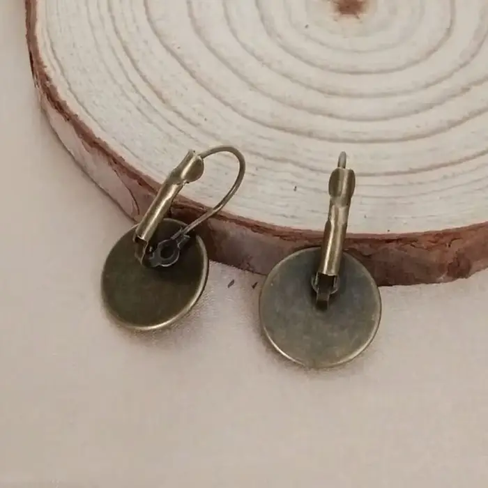 Boucles d'oreilles vintage en forme de rose en bronze antique avec dôme en verre pour femmes occasions spéciales élégantes