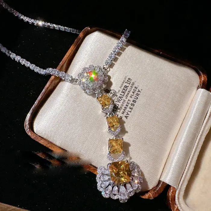 Boucles d'Oreilles Plaqué Or 18K pour Femme, Pétale de Topaze Crépuscule, Conia contre-indiquée, 202