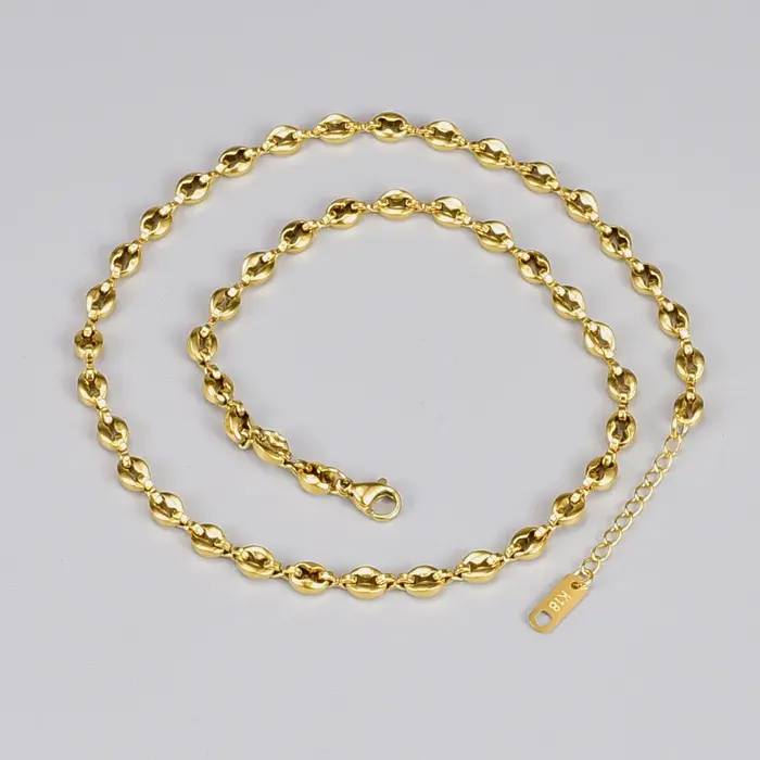 Collier ovale en grains de café
