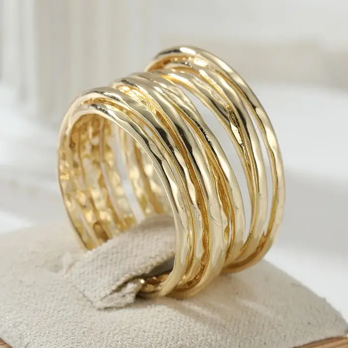 Bague pour femme sculptée à la main style vintage, en métal doré, motif géométrique, pour usage quot