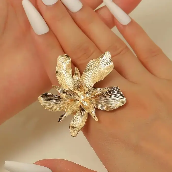 Bague double couche grande fleur personnalisée tendance punk ajustable plaqué or 14k pour femme occasions spéciales