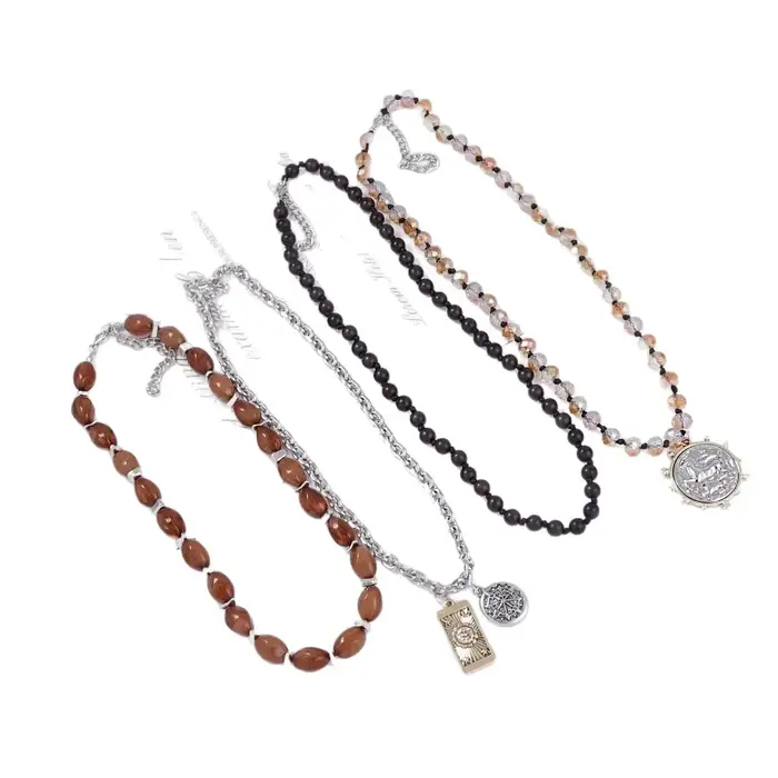 Collier pendentif avec Badge en relief fait à la main pour femmes