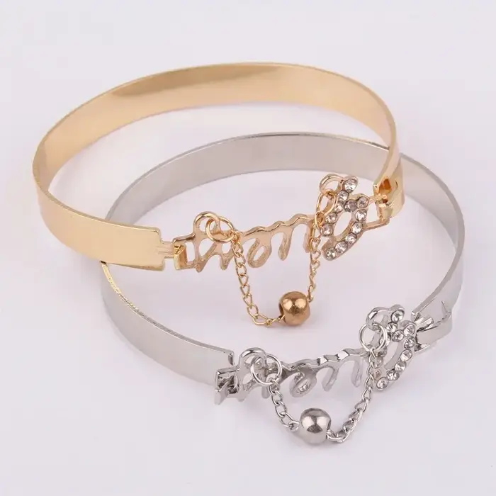 Bracelet en métal pour femmes