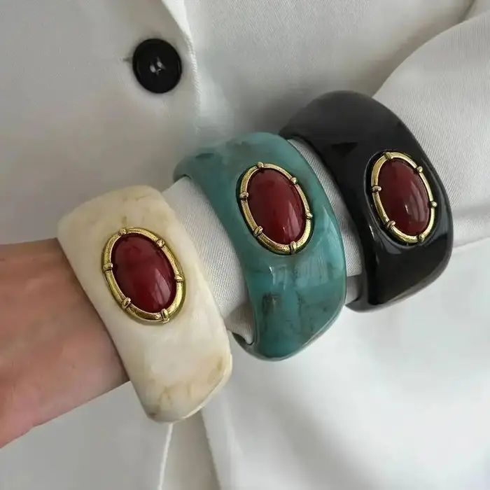 Bracelet manchette en résine acrylique géométrique irrégulier Lacteo Bohemia pour femmes