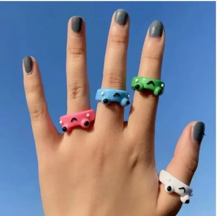 Bague Grenouille Lueur Colorée en Résine Acrylique Unisexe Design Dessins Animés pour Femmes Occasions Spéciales
