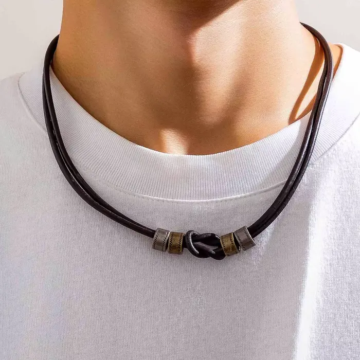 Collier ras du cou Vintage en cuir Pu avec perles métalliques pour hommes, accessoires sur le cou, bijoux à la mode, cadeau masculin, 2023