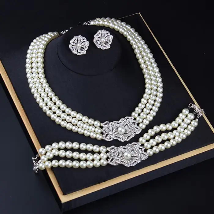 Ensemble collier, boucles d'oreilles et bracelet de mariée de style français - accessoire polyvalent et élégant pour