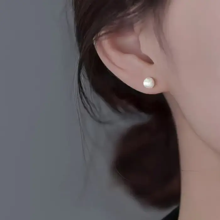 Boucles d'oreilles minimalistes brossées couleur argent pour femmes bijoux tendance accessoires de luxe légers soirée élégante cadeau spécial