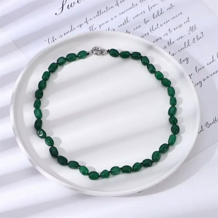 Collier en pierre d'agate verte pour femme