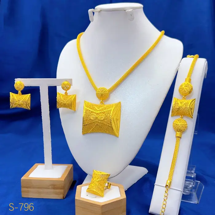 Ensemble collier et boucles d'oreilles irréguliers de luxe pour femmes