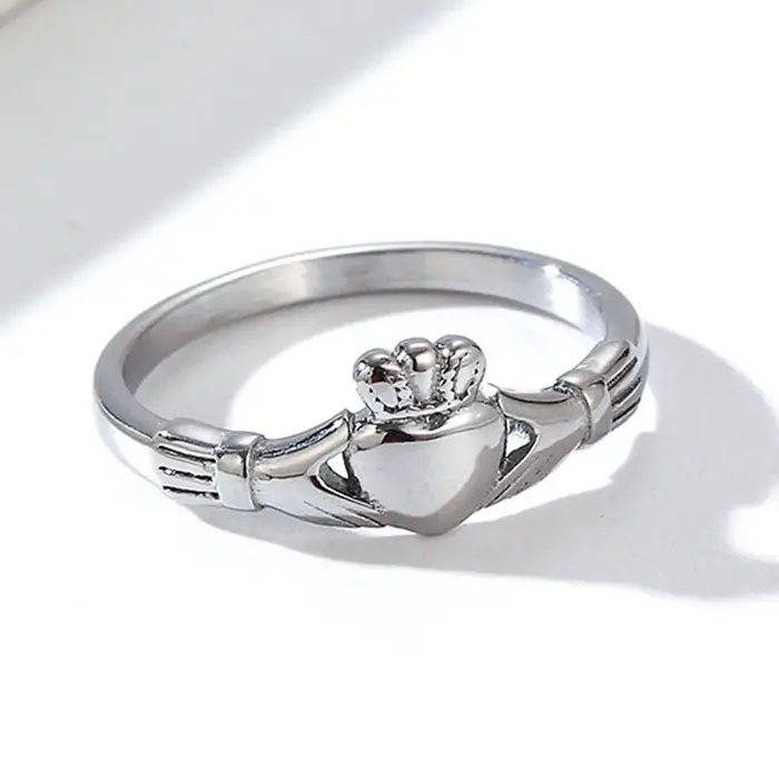 Bague Claddagh irlandaise en acier inoxydable