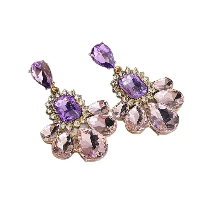 Boucles d'oreilles en zirconium violet à clous pour femmes élégantes occasions de soirée glamour
