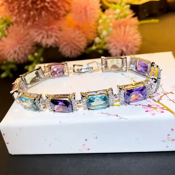 Bracelet en zircone cubique Pera CZ pour femmes style classique argenté occasion spéciale cadeau anniversaire Saint-Valentin Noël