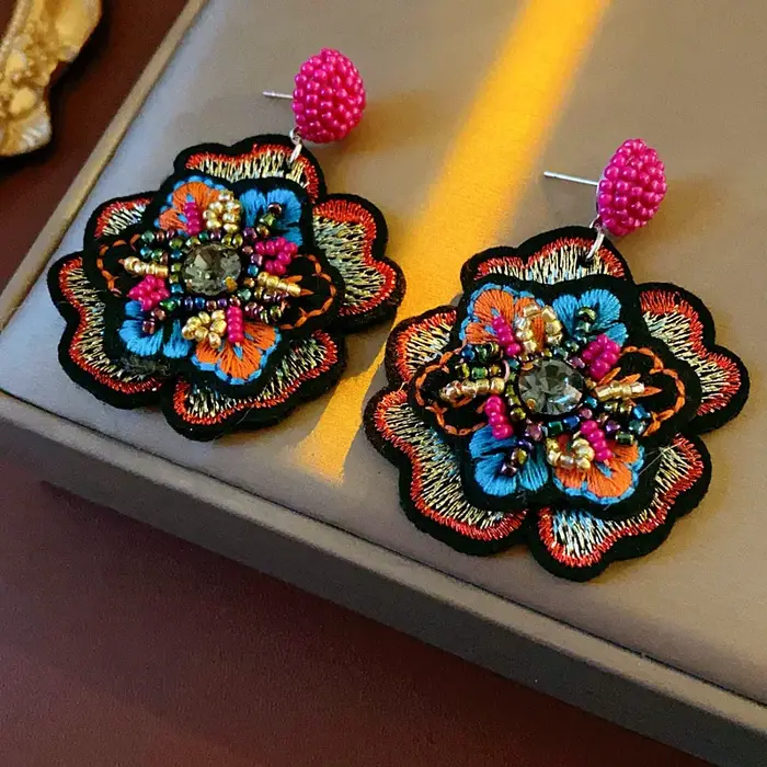 Boucles d'Oreilles en Perles de Riz Colorées et Strass Design Unique pour Femmes Occasions Spéciales Mode Vintage