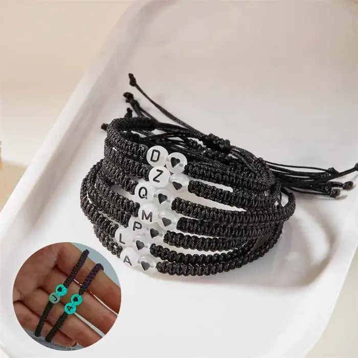 Bracelet Initial Cœur Personnalisé Tressé en Coton pour Amoureux et Amis Occasions Spéciales