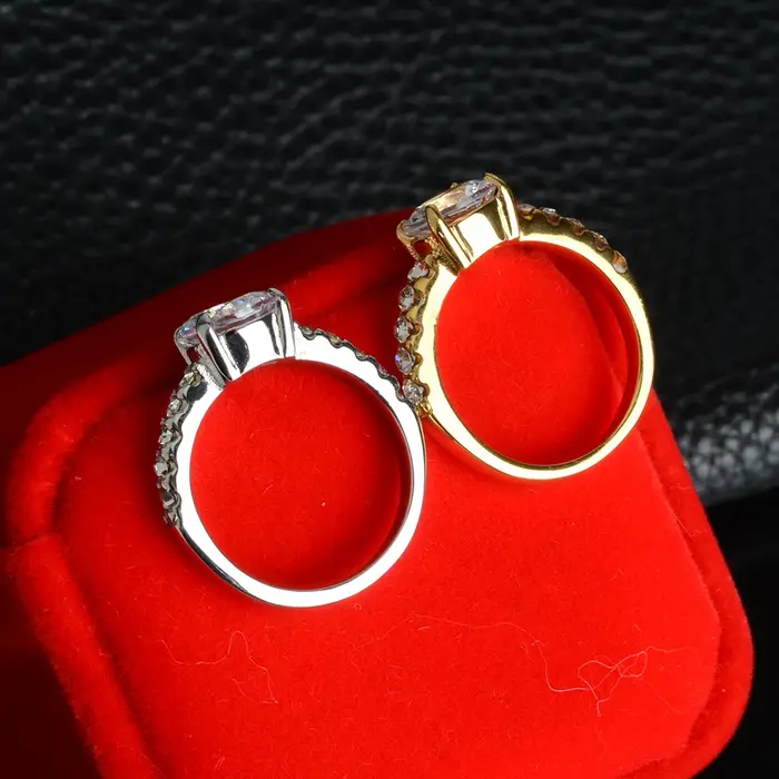 Alliance de Luxe en Acier Inoxydable Plaquée Or 18 Carats Serties de Zirconium Blanc Pour Femmes Occasions Formelles Engagement Professionnel