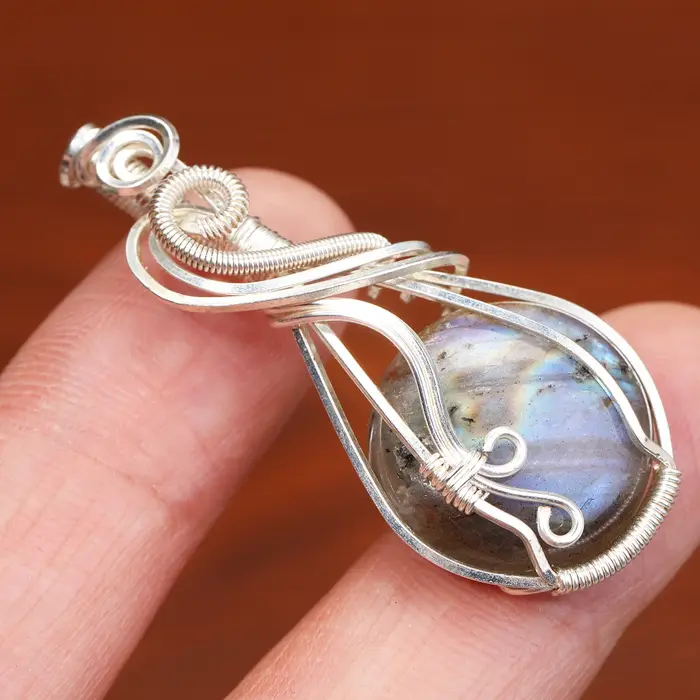 Pendentif Labradorite Arc-en-Ciel Pierres Précieuses Collier Naturel Cuivre Femme Occasions Spéciales