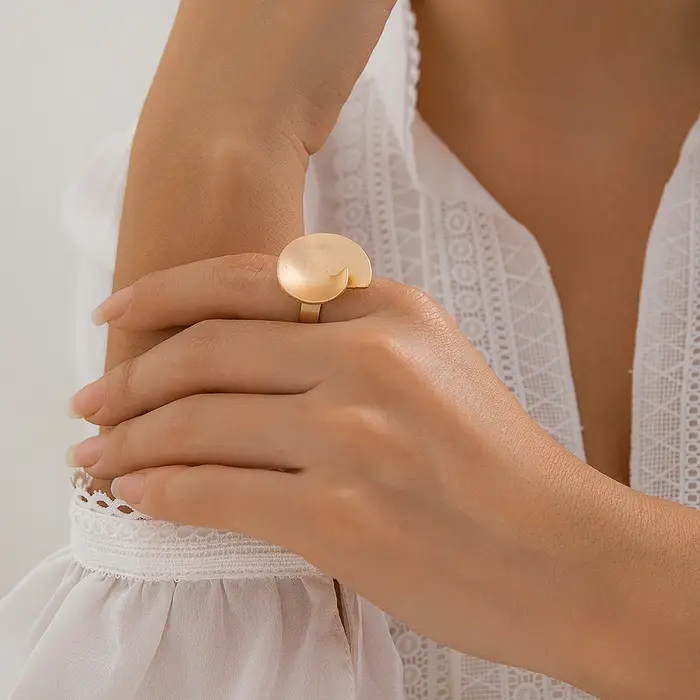 Lacteo – grand anneau géométrique irrégulier pour femmes, tendance, couleur or mat, cadeaux de fête,