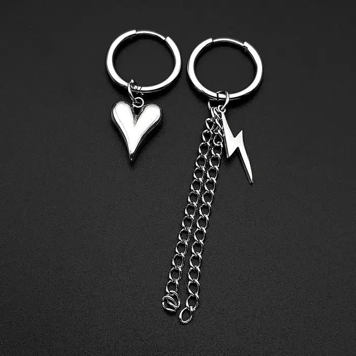 Boucles d'oreilles créoles asymétriques Cœur Éclair