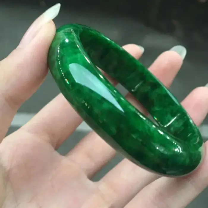 Bracelet en jadéite sèche émeraude