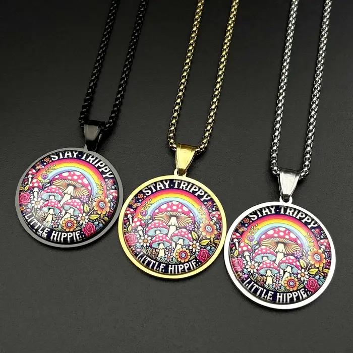 Collier Stay Trippy Little Hippie en acier inoxydable et verre pour femmes et hommes style punk gothique sorcellerie champignons magiques fleurs bijoux à chaîne occaions spéciales