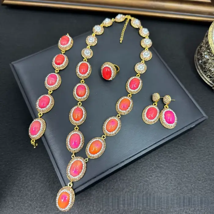 Ensemble de bijoux vintage de luxe en cristal de quartz changeant de couleur, collier, boucles d'ore