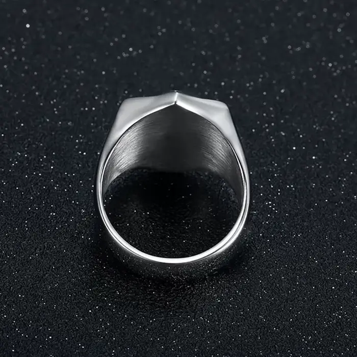 Anneau de templier vintage en acier inoxydable pour hommes et femmes, bague de guerrier en forme d'épée, style punk pour occasions spéciales