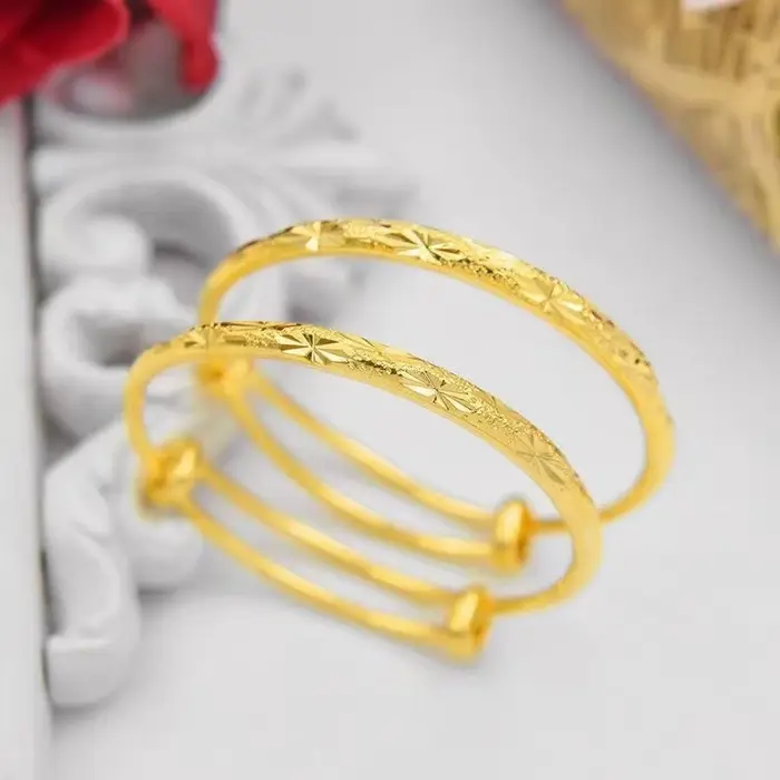 Petits bracelets plaqués or pour enfants