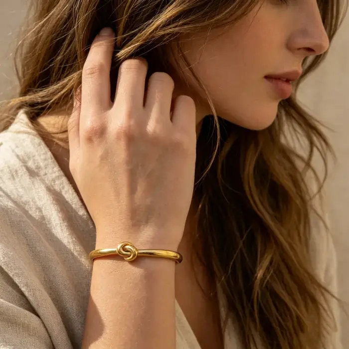 Bracelet en acier inoxydable à motif nœud