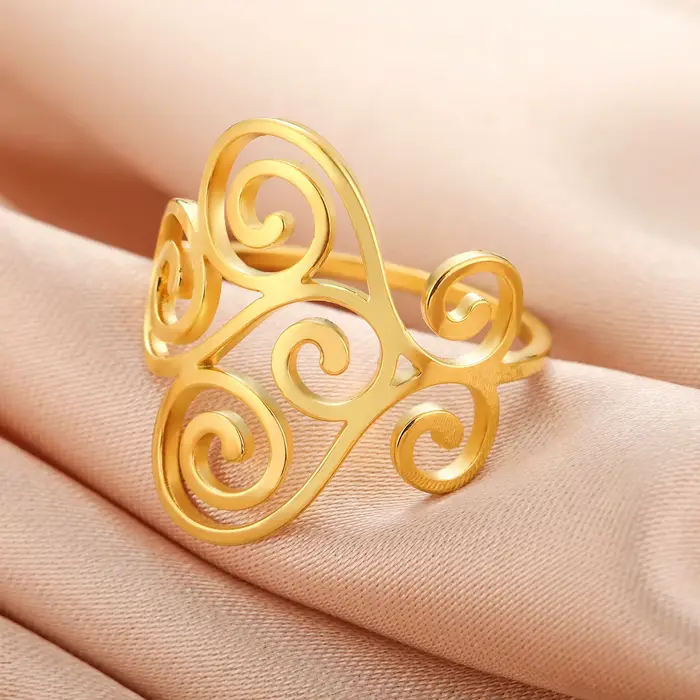 Bague filigrane vintage en acier inoxydable plaqué or 18 carats pour femme occasions spéciales romantique et élégante