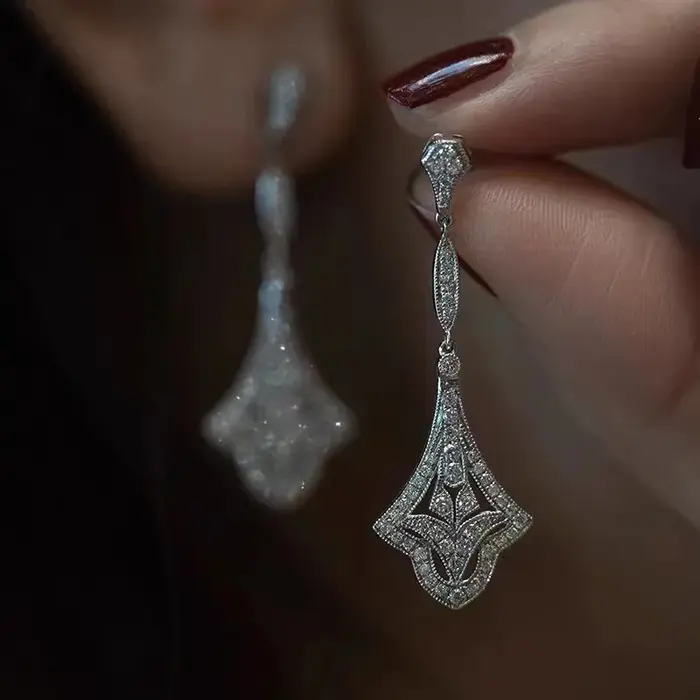 Boucles d'oreilles longues en diamant pour femmes