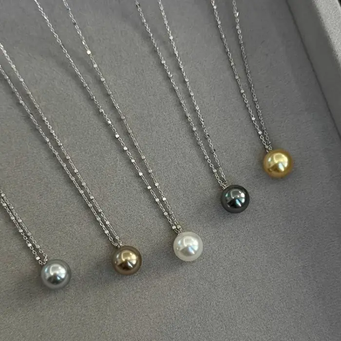 Collier de perles couleur thé