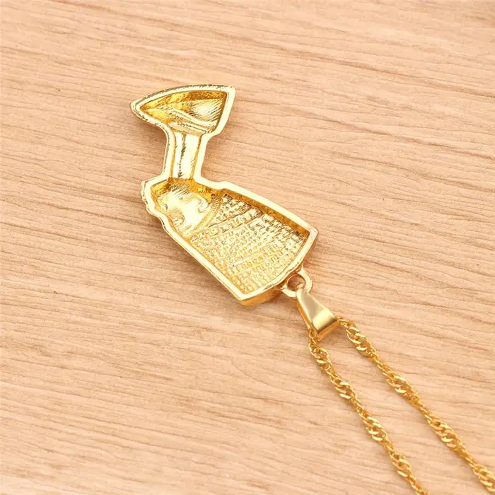 Collier pendentif reine égyptienne Nefertiti