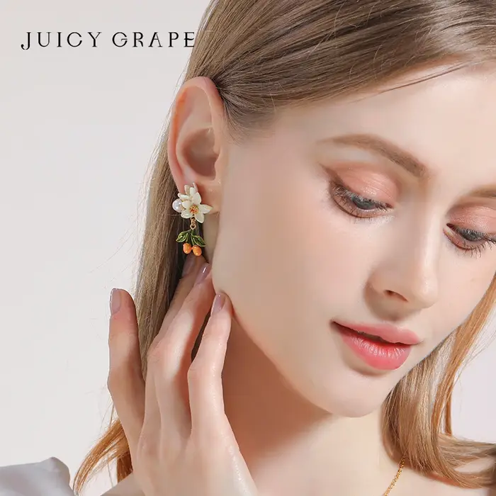 Boucles d'oreille Juicy Grape en argent sterling 925 serties de zirconium blanc et perles de raisin juteux pour femmes, idéales pour les mariages, les anniversaires et les sorties décontractées