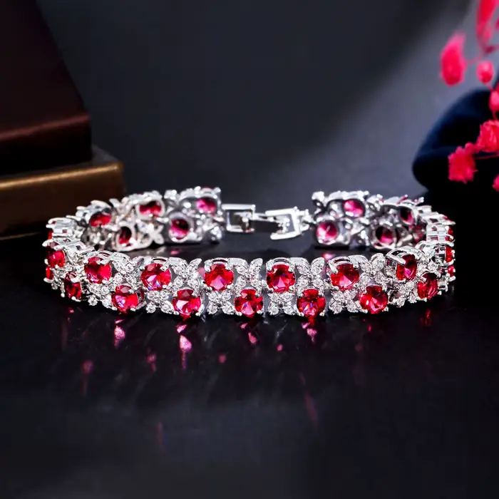 Pera élégant feuille et lien de chaîne ovale couleur argent rouge vert zircon cubique Bracelets pour